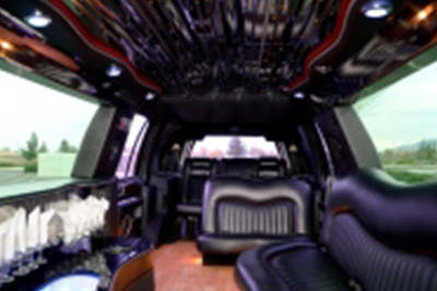 15 passengers Lincoln Navigator SUV Limousine
